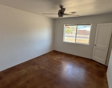 5548 N 12th Avenue - Photo Thumbnail 12