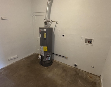 5548 N 12th Avenue - Photo Thumbnail 23