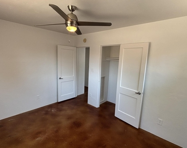 5548 N 12th Avenue - Photo Thumbnail 17