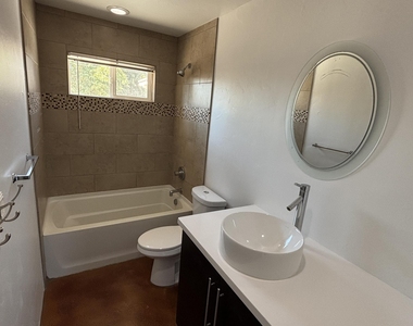 5548 N 12th Avenue - Photo Thumbnail 14