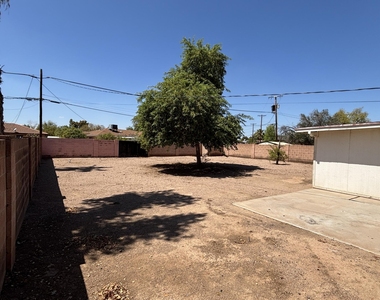 5548 N 12th Avenue - Photo Thumbnail 24