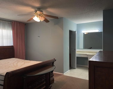 155 Lake Carol Drive - Photo Thumbnail 4