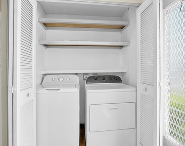 359 Saxony Trail - Photo Thumbnail 9