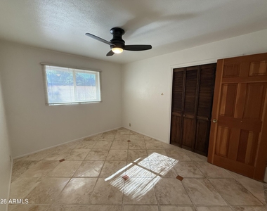 2114 S La Rosa Drive - Photo Thumbnail 23