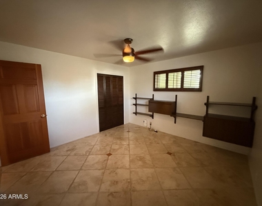 2114 S La Rosa Drive - Photo Thumbnail 25