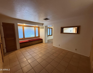 2114 S La Rosa Drive - Photo Thumbnail 16