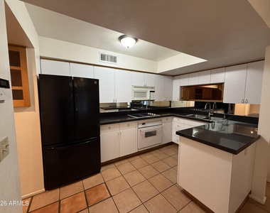 2114 S La Rosa Drive - Photo Thumbnail 10