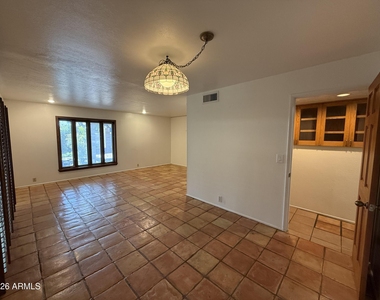 2114 S La Rosa Drive - Photo Thumbnail 8