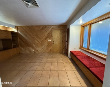 2114 S La Rosa Drive - Photo Thumbnail 14