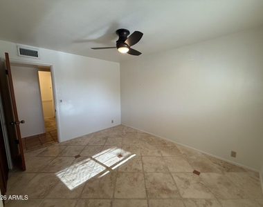 2114 S La Rosa Drive - Photo Thumbnail 21