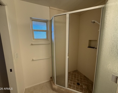 2114 S La Rosa Drive - Photo Thumbnail 33