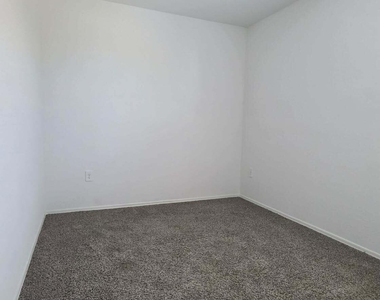 36121 W San Ildefanso Avenue - Photo Thumbnail 20