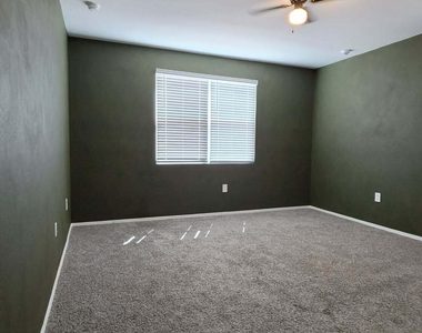 36121 W San Ildefanso Avenue - Photo Thumbnail 13