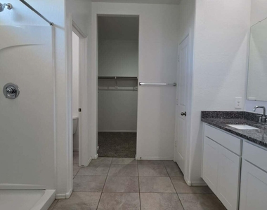 36121 W San Ildefanso Avenue - Photo Thumbnail 14