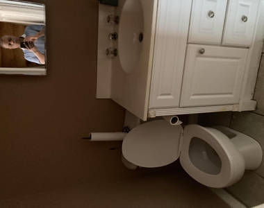 4715 Nw 9th Drive - Photo Thumbnail 4
