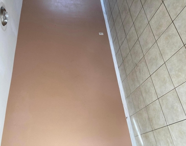 4715 Nw 9th Drive - Photo Thumbnail 3