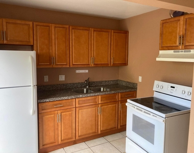 4715 Nw 9th Drive - Photo Thumbnail 11