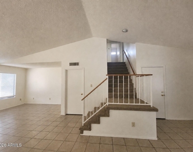 7203 W Kimberly Way - Photo Thumbnail 3