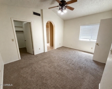 7203 W Kimberly Way - Photo Thumbnail 12