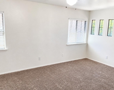 3873 E Bridgeport Parkway - Photo Thumbnail 7