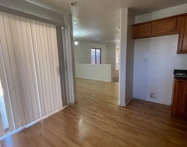 2036 W Hayden Peak Drive - Photo Thumbnail 5
