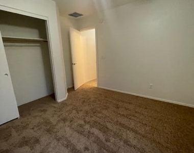 2036 W Hayden Peak Drive - Photo Thumbnail 21