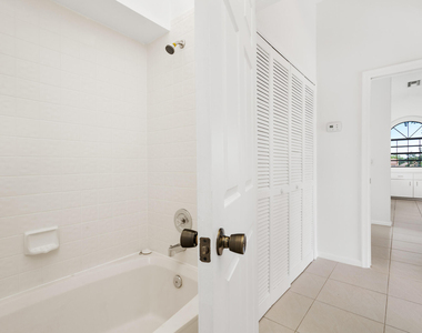 8049 Aberdeen Drive - Photo Thumbnail 24