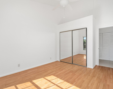 8049 Aberdeen Drive - Photo Thumbnail 21