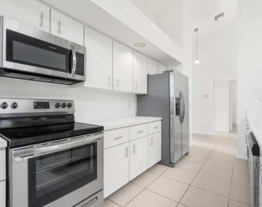 8049 Aberdeen Drive - Photo Thumbnail 9