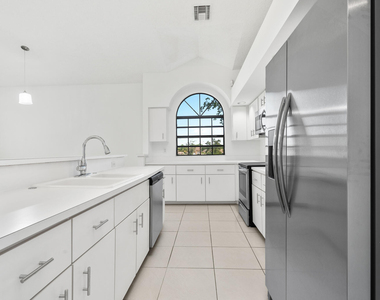 8049 Aberdeen Drive - Photo Thumbnail 11