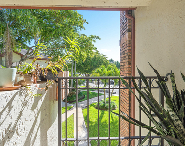 8049 Aberdeen Drive - Photo Thumbnail 5