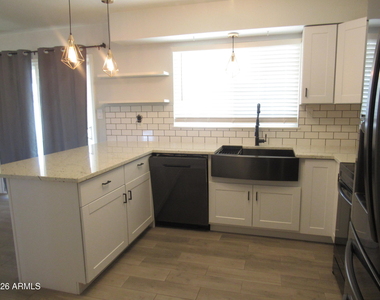 1521 W Marlboro Drive - Photo Thumbnail 9