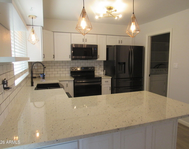1521 W Marlboro Drive - Photo Thumbnail 7