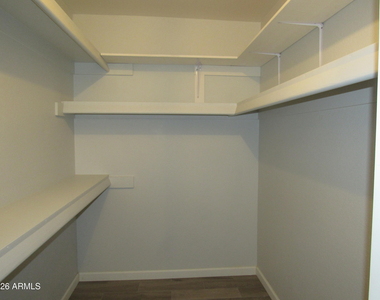 1521 W Marlboro Drive - Photo Thumbnail 15
