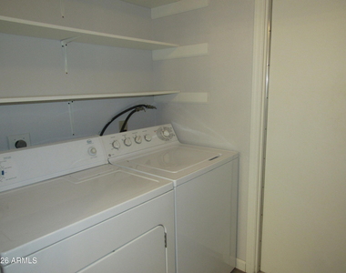 1521 W Marlboro Drive - Photo Thumbnail 10