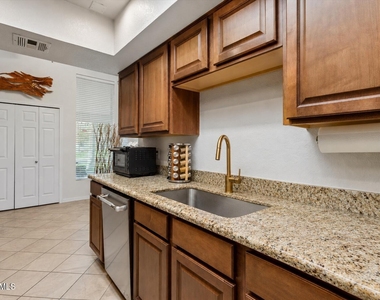 625 E Jeffrey Avenue - Photo Thumbnail 12