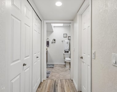 625 E Jeffrey Avenue - Photo Thumbnail 5