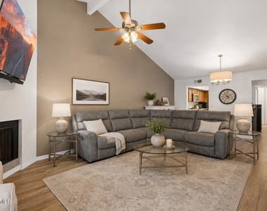 625 E Jeffrey Avenue - Photo Thumbnail 6