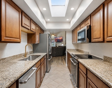 625 E Jeffrey Avenue - Photo Thumbnail 13