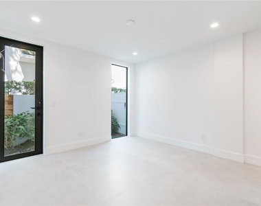 1310 Se 2nd Street - Photo Thumbnail 20