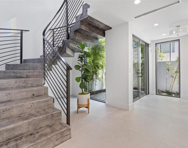 1310 Se 2nd Street - Photo Thumbnail 12