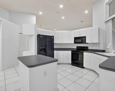 924 Spoonbill Circle - Photo Thumbnail 18