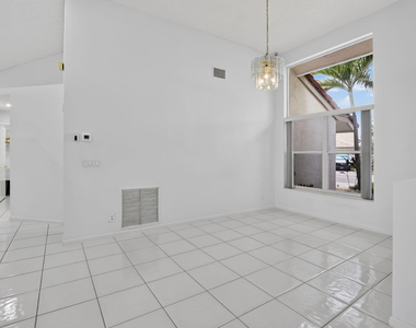 924 Spoonbill Circle - Photo Thumbnail 8