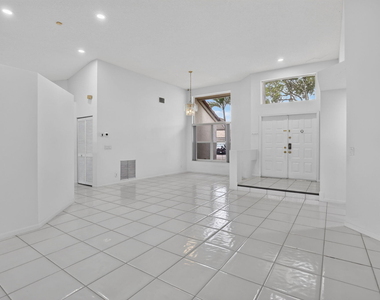 924 Spoonbill Circle - Photo Thumbnail 5