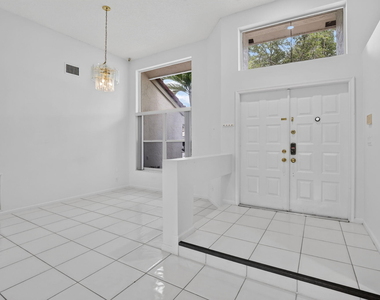 924 Spoonbill Circle - Photo Thumbnail 3