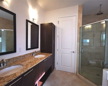 5011 Nw 15th Terrace - Photo Thumbnail 6