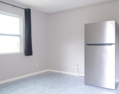 438 Roseland Drive - Photo Thumbnail 1
