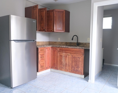 438 Roseland Drive - Photo Thumbnail 3