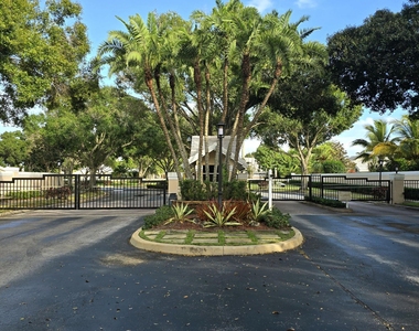 2295 Saratoga Lane - Photo Thumbnail 27