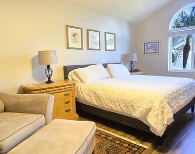 2295 Saratoga Lane - Photo Thumbnail 16